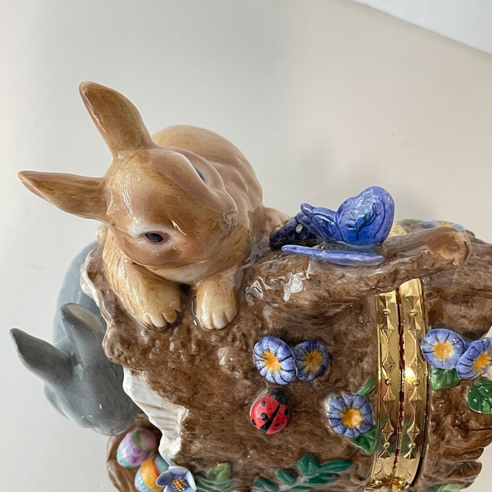 CWC Porcelain Box Easter Bunnies Tree Stump Hinged Keepsake Hand Painted Decor - Picture 12 of 16